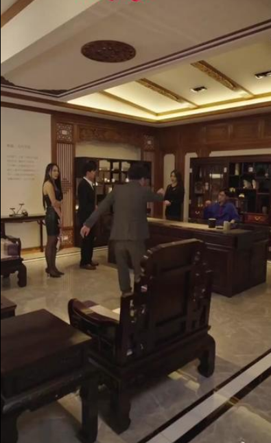 千亿弃少归来第01集