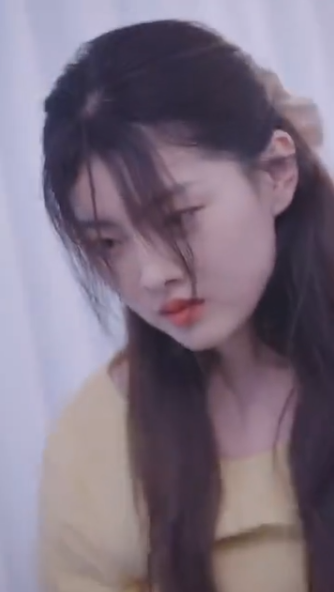 她似烟火绚烂第01集